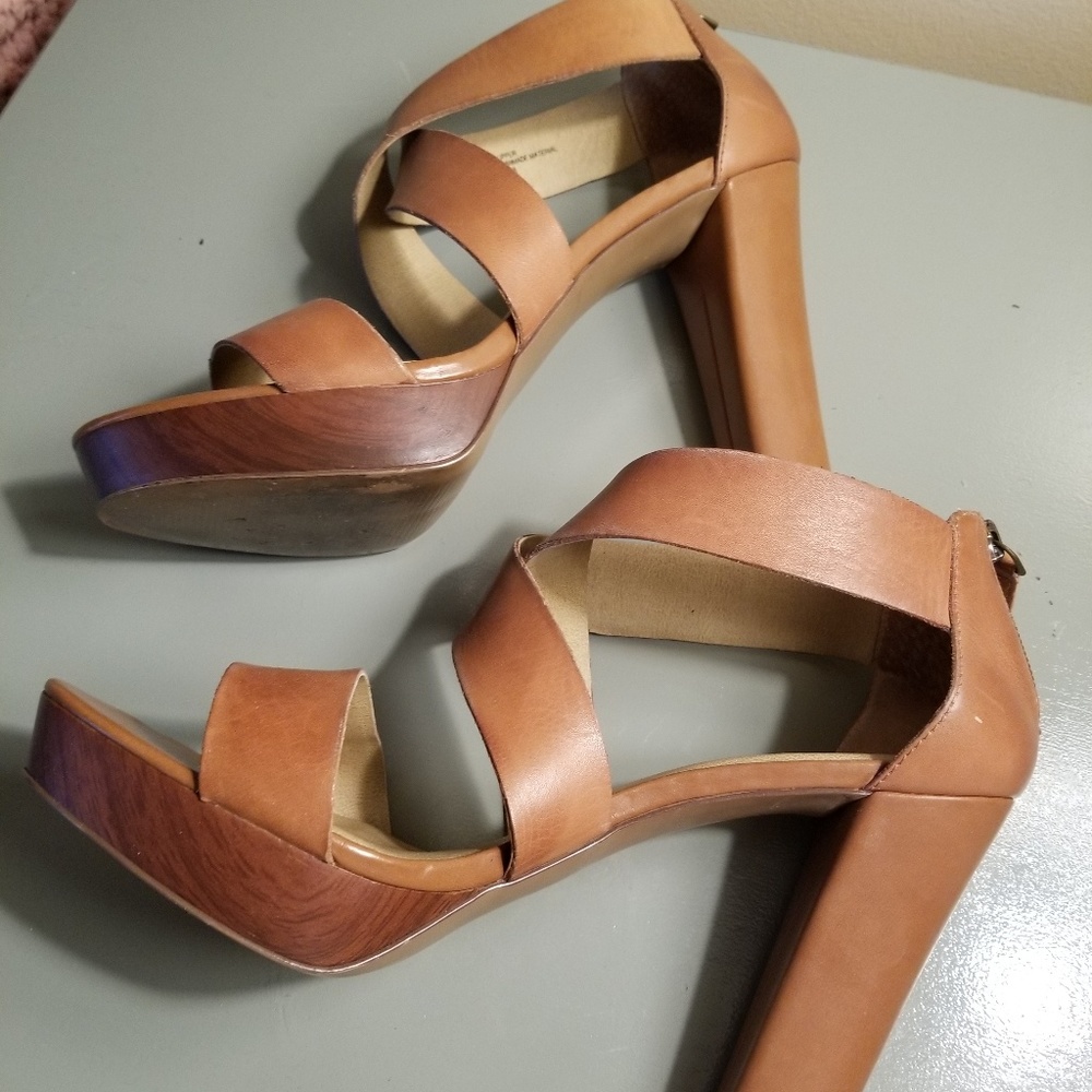 Audrey Brooks Leather Heels - Picture 6 of 8